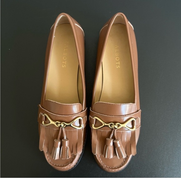 TALBOTS Size 7.5 Chestnut Laura Tasseled Leather Loafers GOLD HARDWARE - Picture 2 of 6